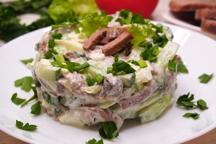 20 вкуснейших салатов с солеными огурцами