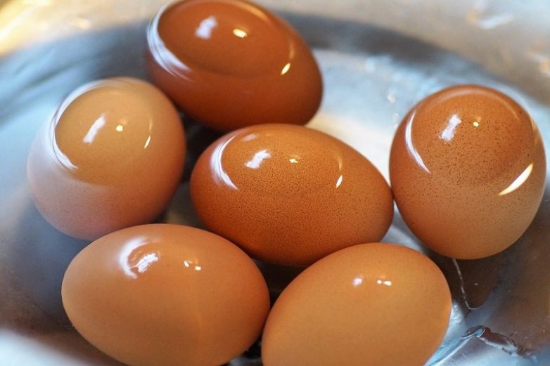 Сколько времени варятся яйца всмятку?