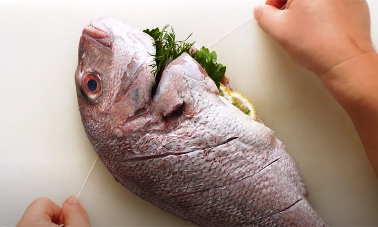 Рыба, запечённая по-средиземноморски