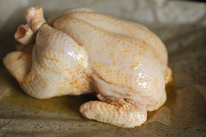 9 способов избавиться от неприятного запаха курицы