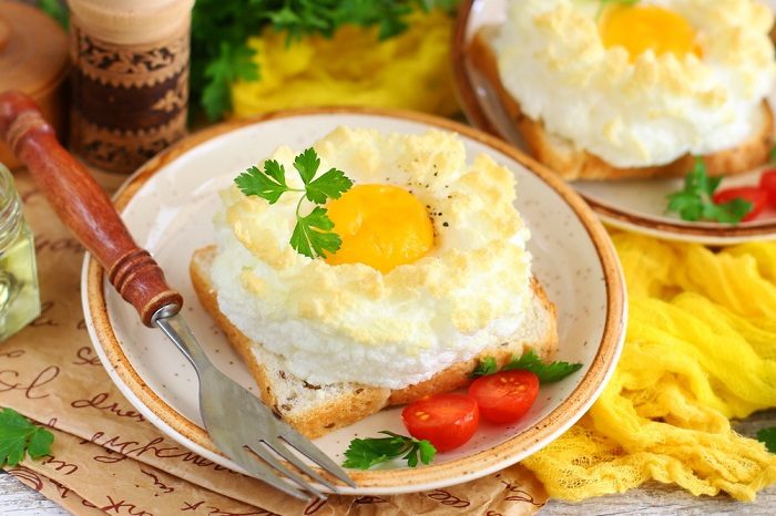 9 блюд из яиц, которые можно приготовить вместо банального омлета