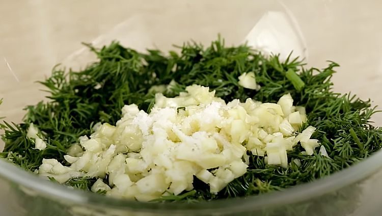 Картофельный салат, который может легко заменить гарнир и салат одновременно