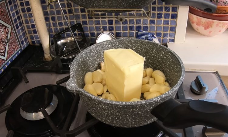 Ложку добавьте и любая еда станет вкуснее. Секрет поваров, паста из чеснока