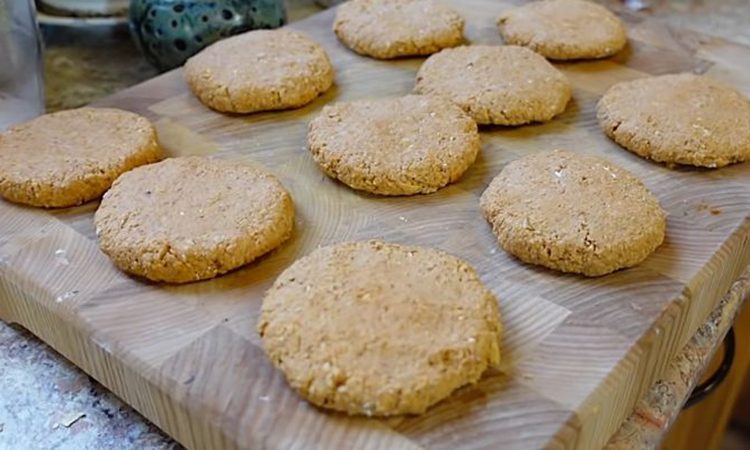 На вкус почти как курица. Котлеты без грамма мяса, но никто этого не заметит
