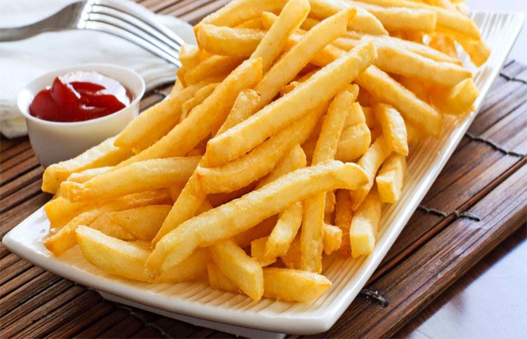 Пошаговый рецепт. Показываем как пожарить фри хрустящим и не масляным