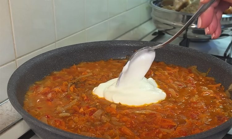 Секрет в особой подливе: она добавляет сок и усиливает вкус. Хек и минтай готовить нужно только так