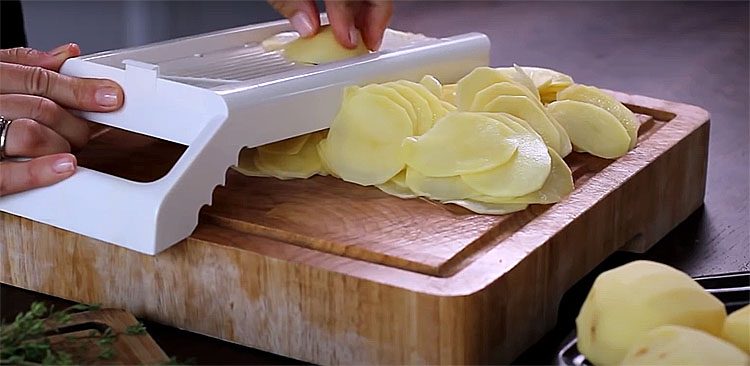 Блюдо выглядит ресторанным, но на самом деле это картошка. Показываем как сделать
