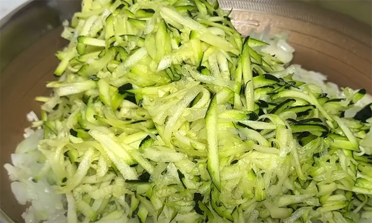 Смешали и получили котлеты сытнее мясных. 1 кабачок и стакан чечевицы