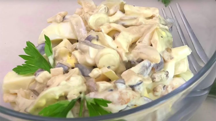Готовить просто, по вкусу почти как грибы. Вкуснейший салат из баклажанов