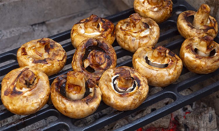 Закуска к шашлыку вкуснее самого шашлыка. Шампиньоны на мангале в остром маринаде