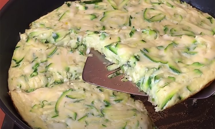 Будет настолько вкусно, что попросят повторять каждый день. Просто натерли кабачки и добавляем яйца
