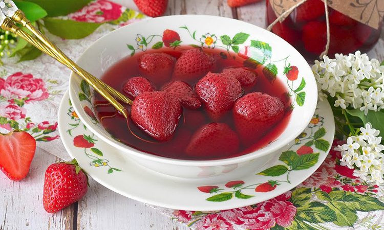 Вариант с сахаром и без. Лучший рецепт заготовки ягод и фруктов на зиму