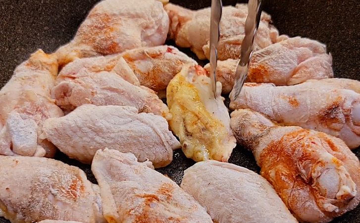 Гениальный способ сделать их нежными, но с хрустящей корочкой. Куриные крылышки в молоке