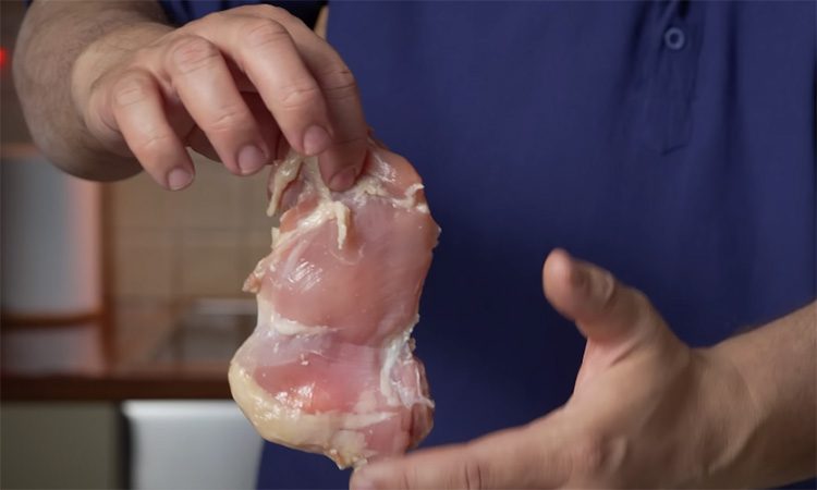 Получается настолько вкусно, что теперь ее предпочитают шашлыку. Шаурма на мангале