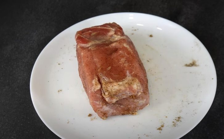Мясо на бутерброды под нарезку. Простой рецепт. Идет и на закуску, и на завтрак