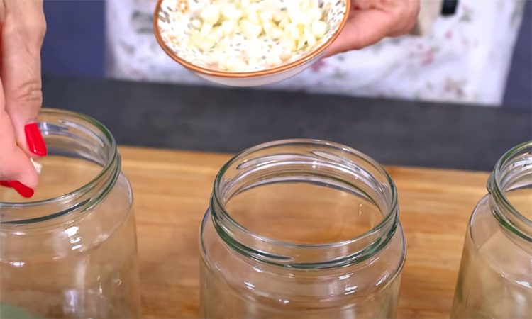 Хранятся без холодильника и сохраняют вкус. Консервируем свежие помидоры на зиму