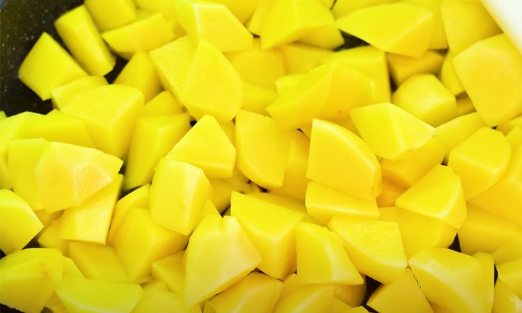 Осенью и зимой не надоест даже если есть каждый день. Грузинское мясное рагу по традиционному рецепту