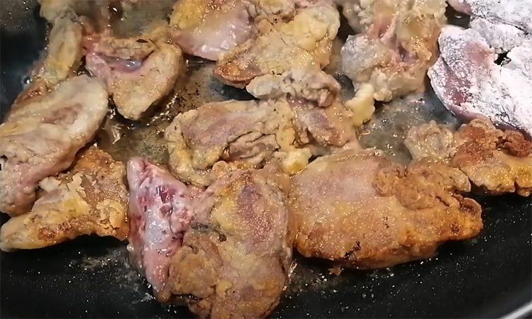 Яркий вкус: просят даже те, кто не любит печенку. Куриная печень в яблоках