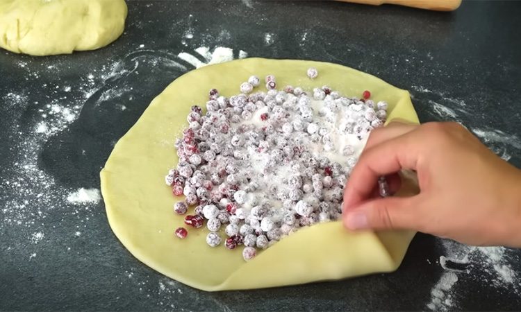 Рецепт десерта мечты для ленивых хозяек. Вкуснее любого пирога и готовить 15 минут, вместе с выпечкой