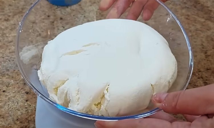 Почти 900 граммов творога из двух литров. Домашний творог из магазинного молока