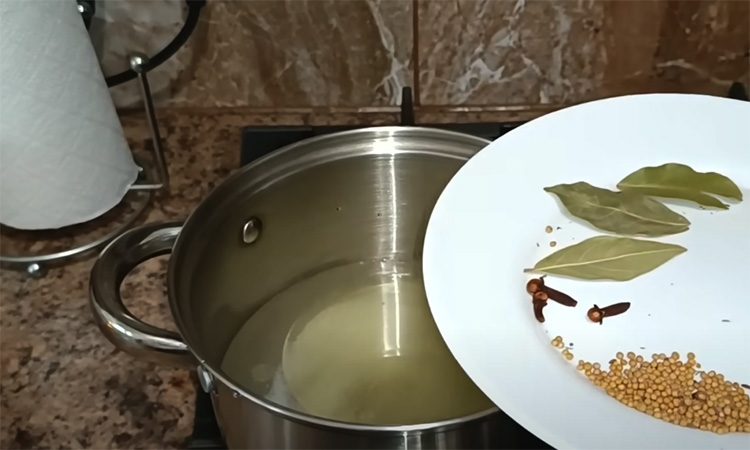 Секрет потрясающего вкуса в особом маринаде. Скумбрия будет вкуснее лосося
