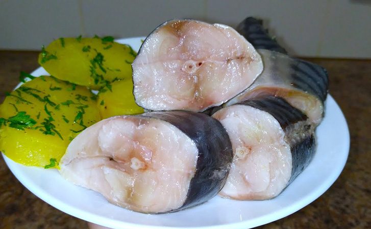 Секрет потрясающего вкуса в особом маринаде. Скумбрия будет вкуснее лосося