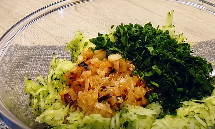 В основе кабачки и фарш. Как мясо по-французски, но проще и дешевле