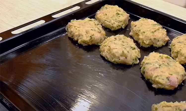 В основе кабачки и фарш. Как мясо по-французски, но проще и дешевле