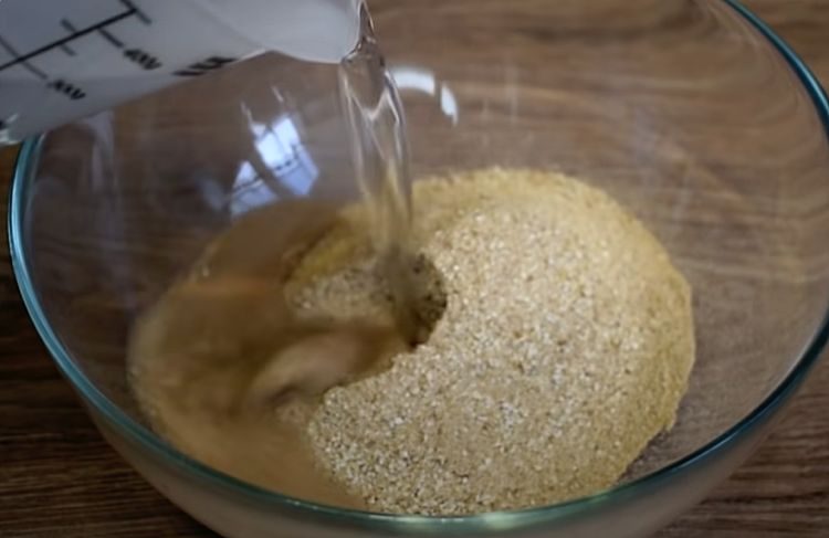 От полностью мясных сложно отличить. Делаем гору котлет из 150 граммов фарша
