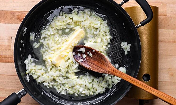 Вся тонкость в правильном смешивании. Делаем пасту из базовых ингредиентов, но будет как в дорогом ресторане