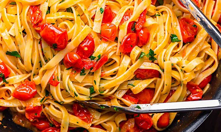 Вся тонкость в правильном смешивании. Делаем пасту из базовых ингредиентов, но будет как в дорогом ресторане