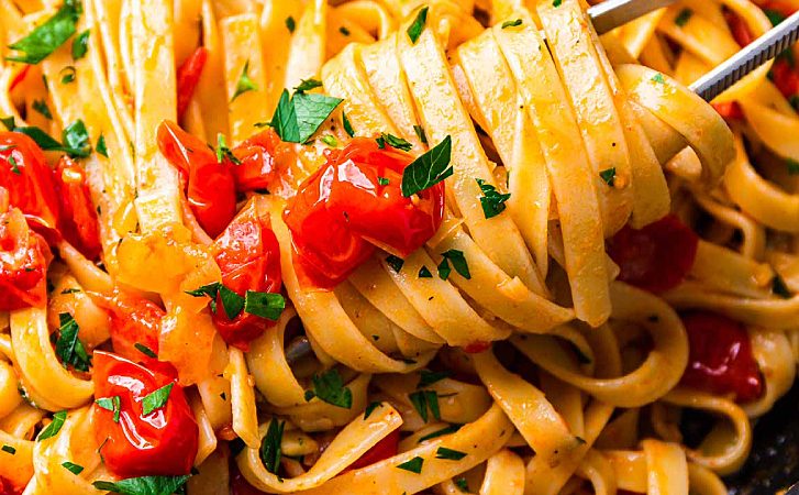 Вся тонкость в правильном смешивании. Делаем пасту из базовых ингредиентов, но будет как в дорогом ресторане