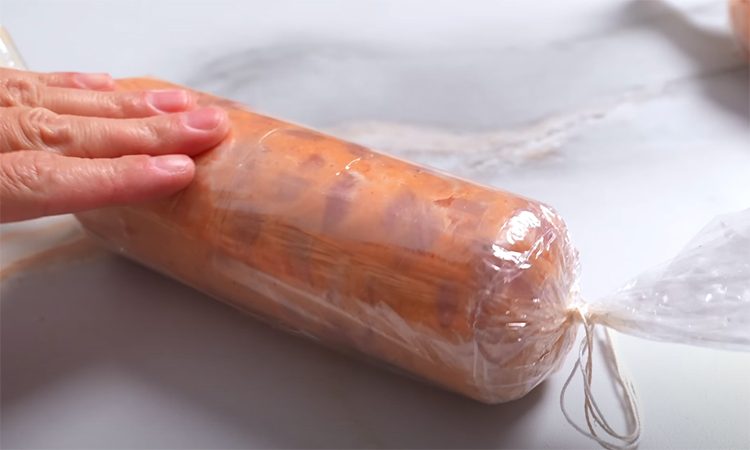 Из курицы, без желатина и оболочки. Домашняя колбаса по самому простому рецепту