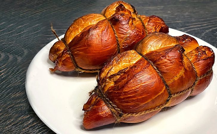 Такого эффекта не добиться и в коптилке. Коптим курицу прямо в кастрюле