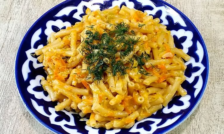 Макароны с капустой на одной сковороде. Без варки и можно подавать даже основным блюдом