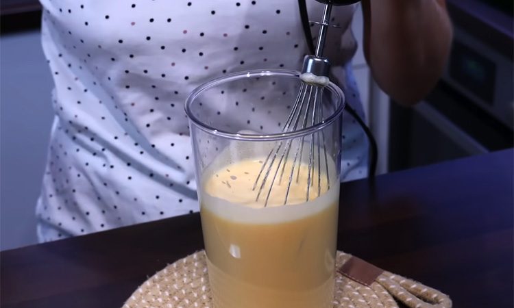 По виду дорогой, а делать проще простого. Торты готовятся часами, но «Лимончелло» всего 40 минут