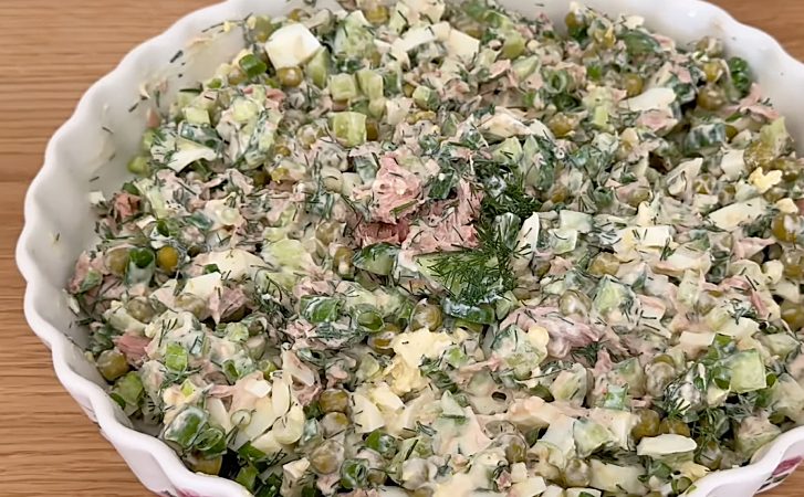 Готовим простой и вкусный салат с тунцом. На замену надоевшему оливье