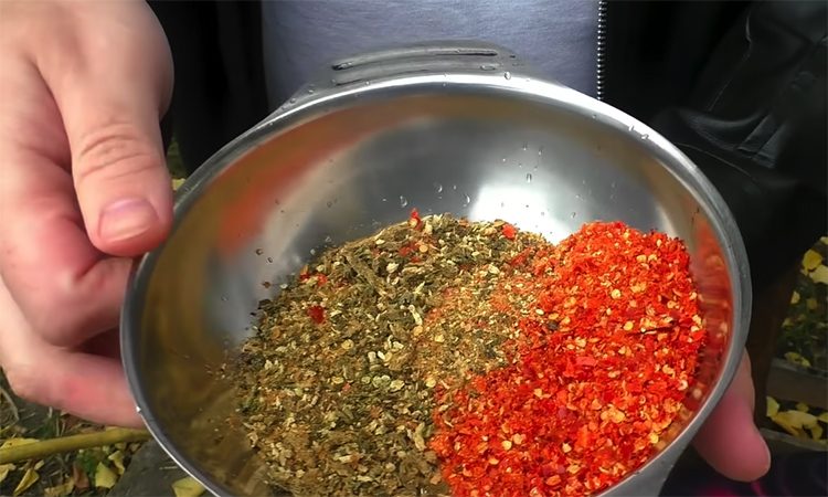 На столе разлетается быстрее солений. Маринованная закуска из редьки