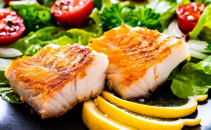 Хитрость в использовании холодной воды. Жарим любую рыбу без брызг масла и запаха на кухне