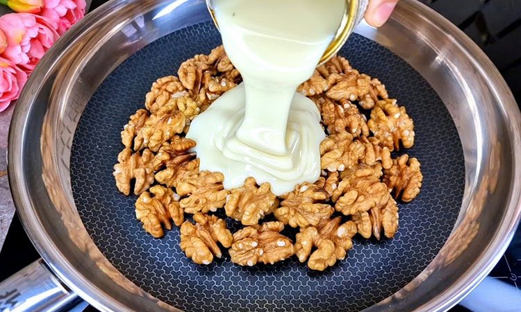 Даже кондитеры не знают этот хитрый рецепт конфет. Смешайте орехи и немного сгущенки