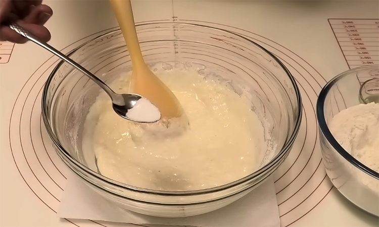 Весь секрет в ложке соды. Пузырчатые пирожки как продавали в советских столовых