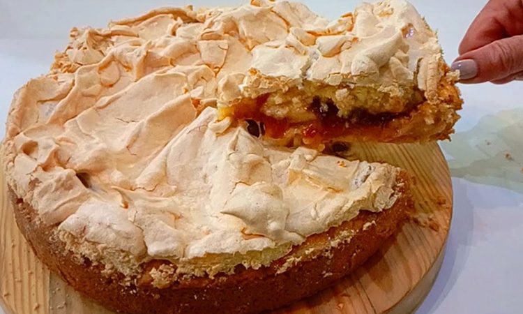 Простейший десерт под шапкой безе. Советский торт «Чебурашка», рецепт которого нигде не найти