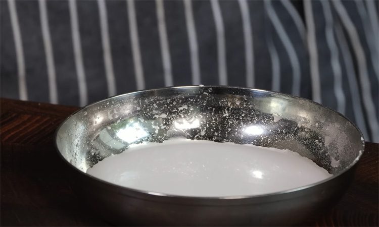 Никаких других ингредиентов не нужно. Просто обжарьте яблоки и получите лучший десерт