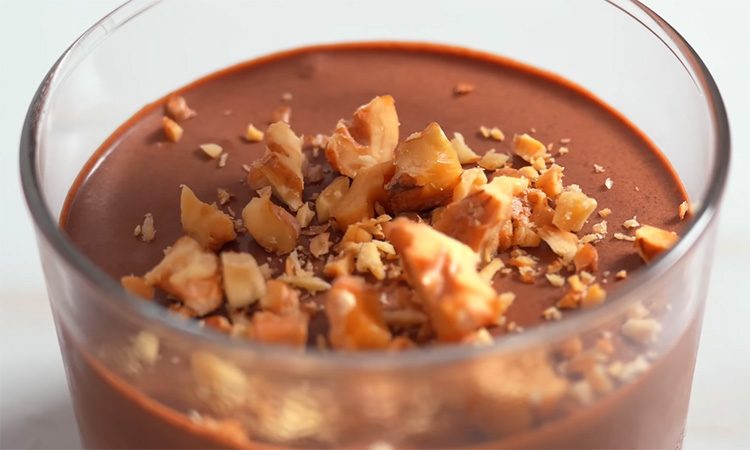 За считанные минуты: без яиц и желатина. Шоколадный кондитерский мусс из 2 ингредиентов