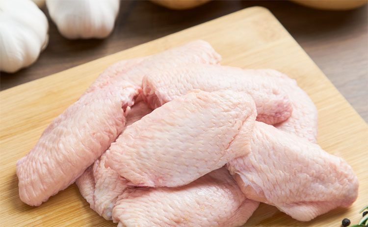 Вкус пропитывает даже тонкие косточки. Готовим куриные крылышки в особом чесночном маринаде