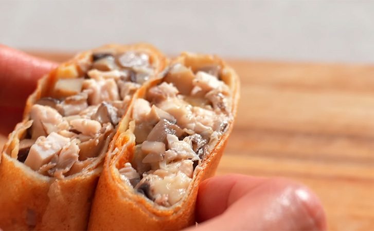 Даже на праздник идет на ура. Закусочные блинчики с курицей и грибами