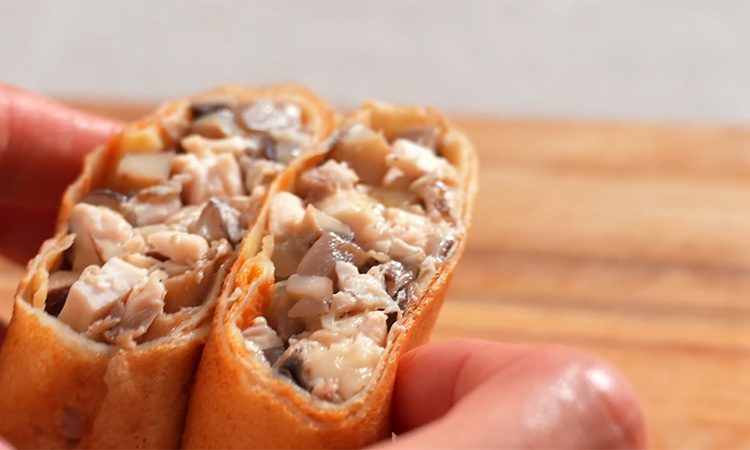 Даже на праздник идет на ура. Закусочные блинчики с курицей и грибами