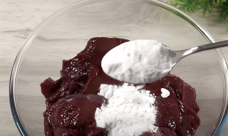 Простой способ с содой. Как сделать печень мягкой и нежной за 5 минут