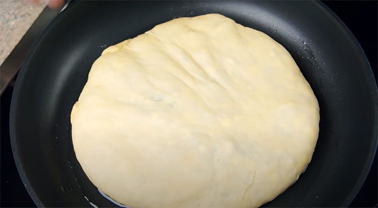 Лепешки, хычины и плацинды. Взяли лист теста и сделали 3 вида разной выпечки за минуты