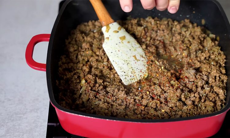 Изменилось немного, но теперь их можно хоть в Новый год подать. Грузинские макароны по-флотски